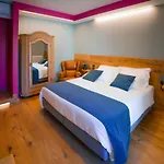 The Lion\'S Den Bnb
