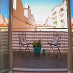 The Lion\'S Den Bnb